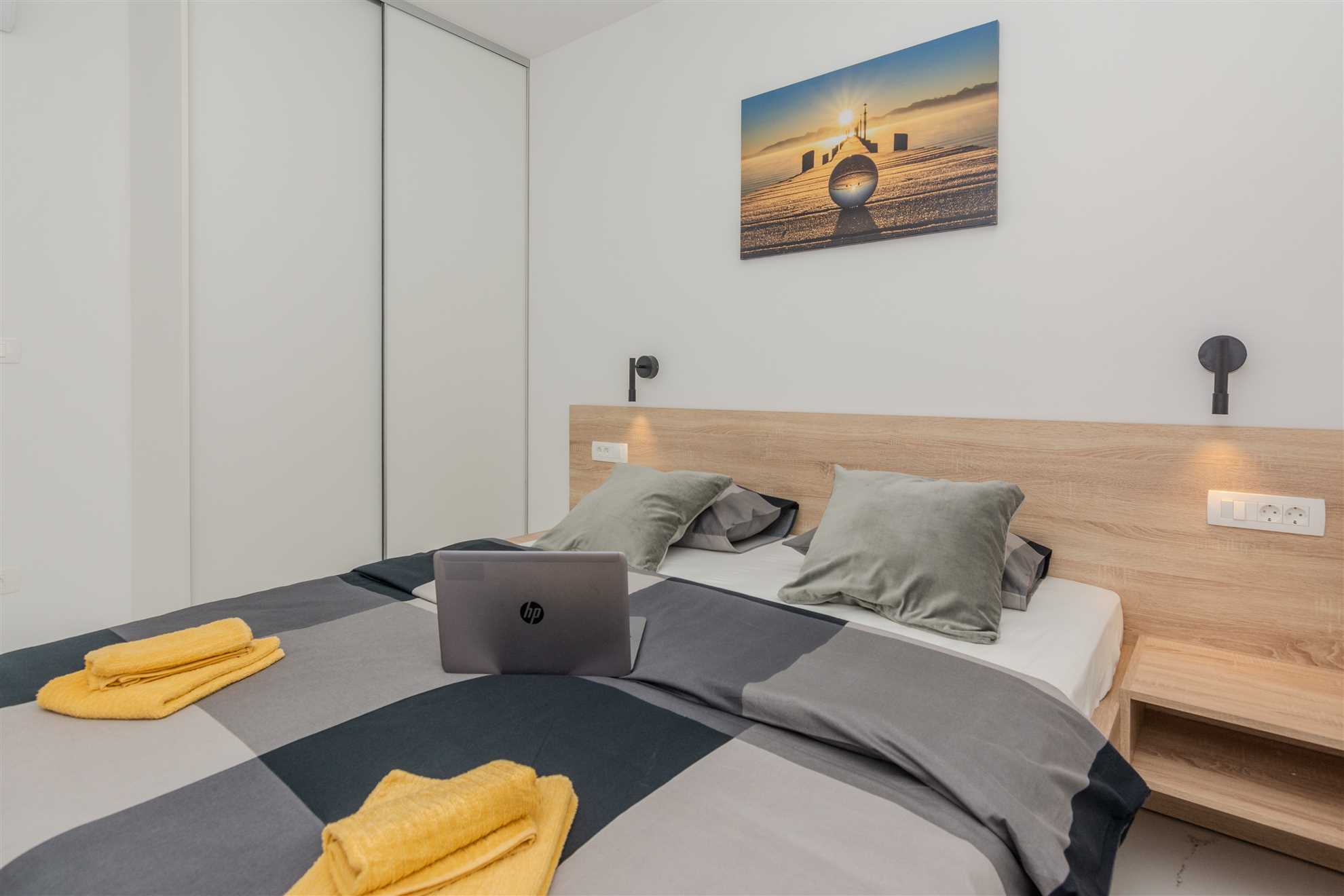 Luxorious apartment with sea view | ideal for 4 persons | just 70 m from beach