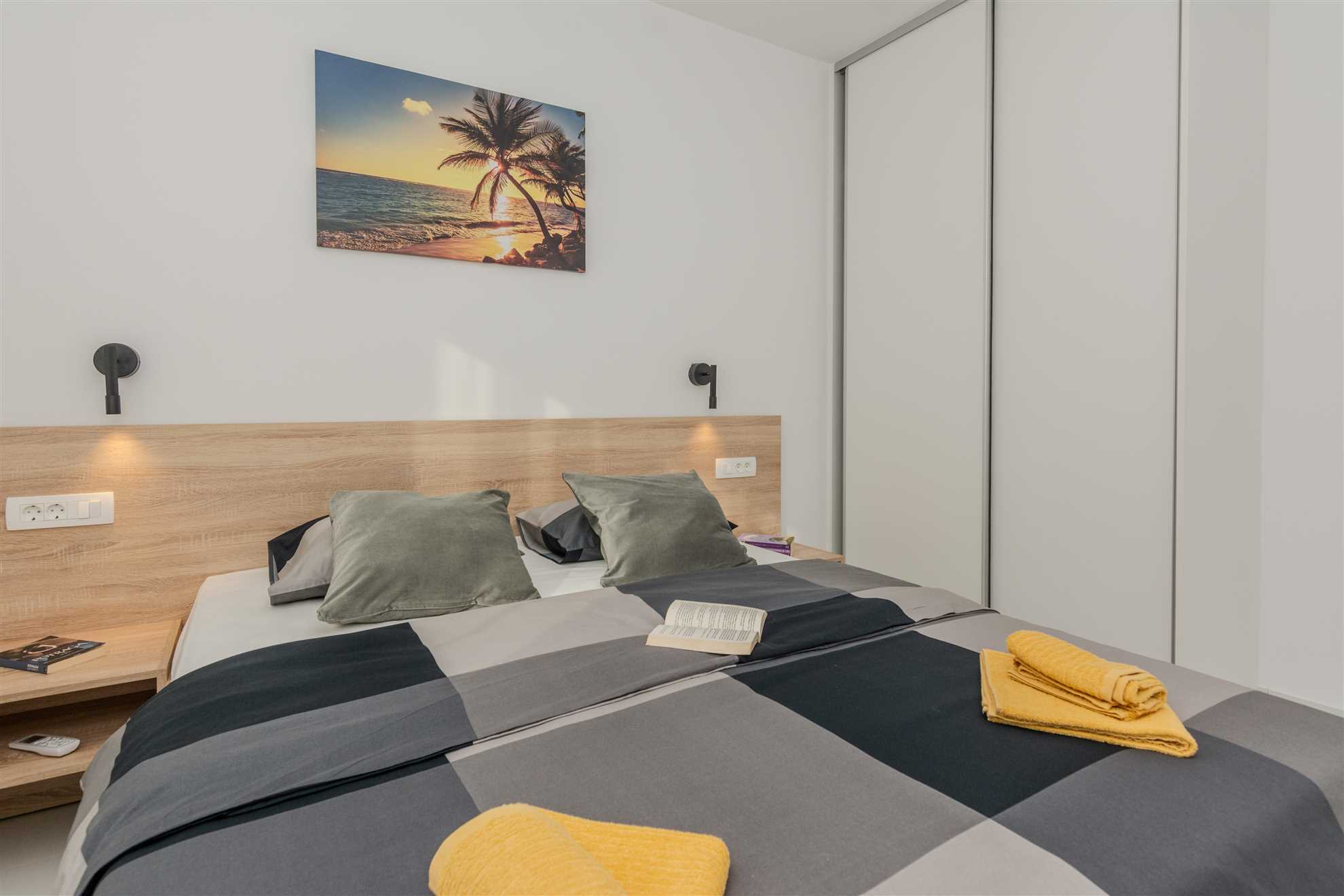 Luxorious apartment with sea view | ideal for 4 persons | just 70 m from beach