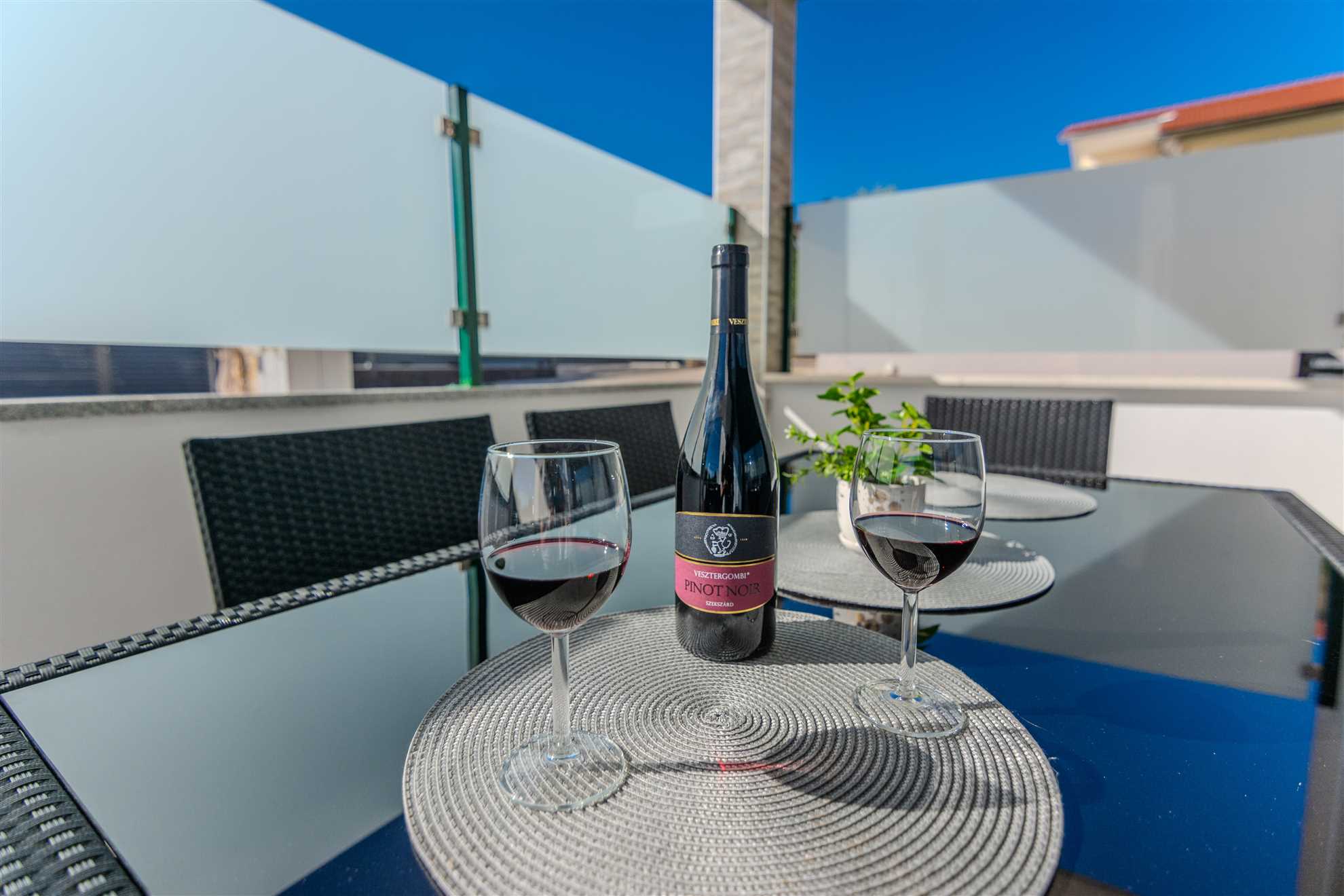 Apartment in a quiet area | for 2-4 persons | 200 m from the sea