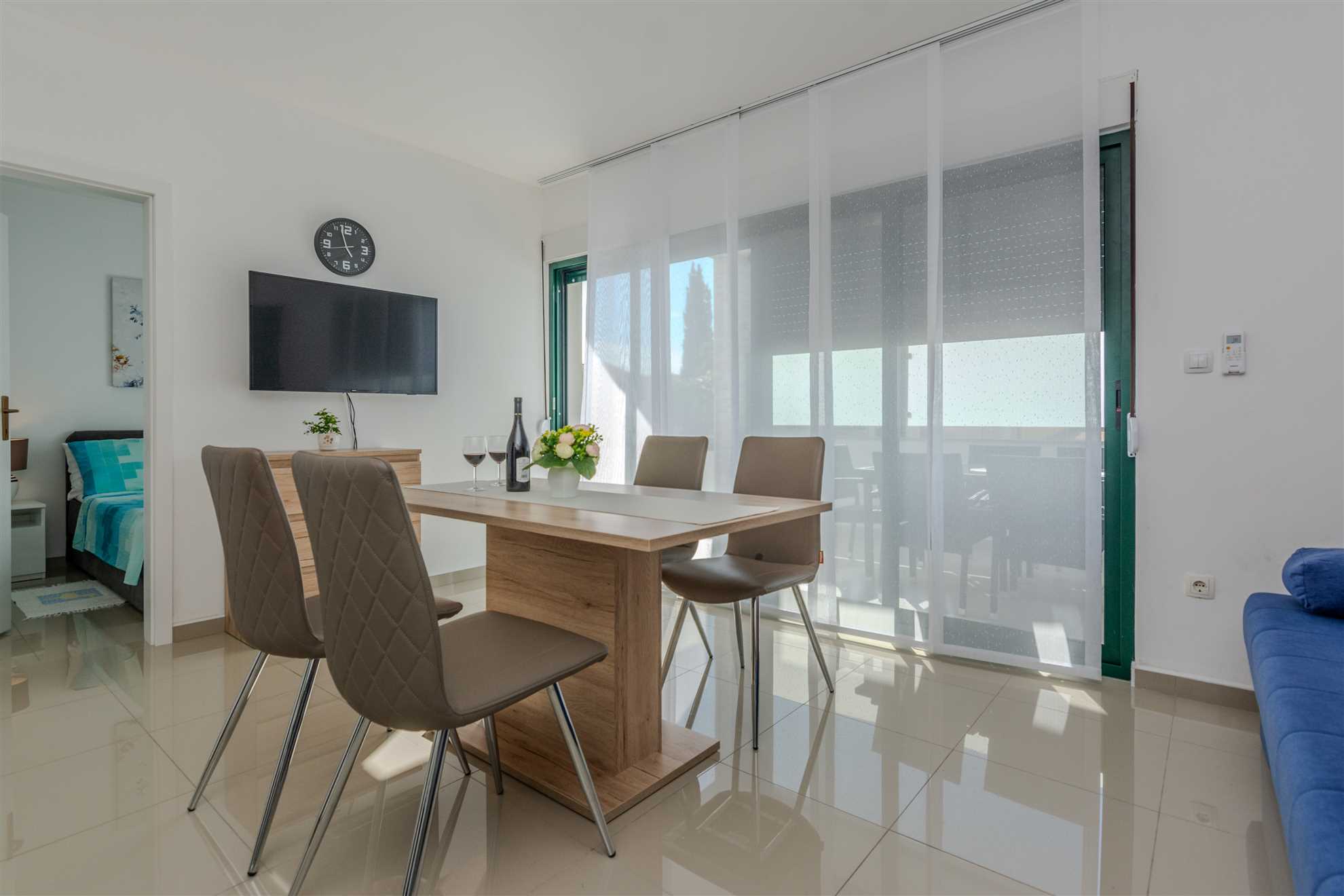 Apartment in a quiet area | for 2-4 persons | 200 m from the sea