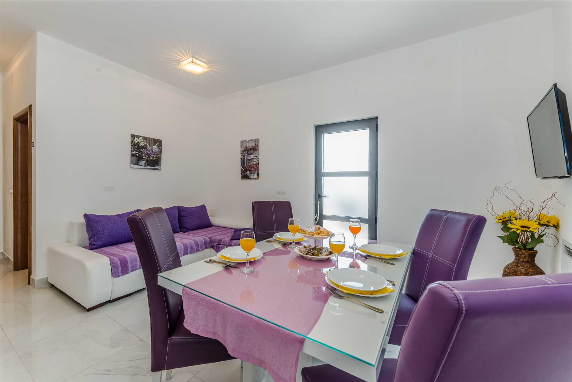Modern apartment | ideal for 2-4 persons | 200 m from the centre