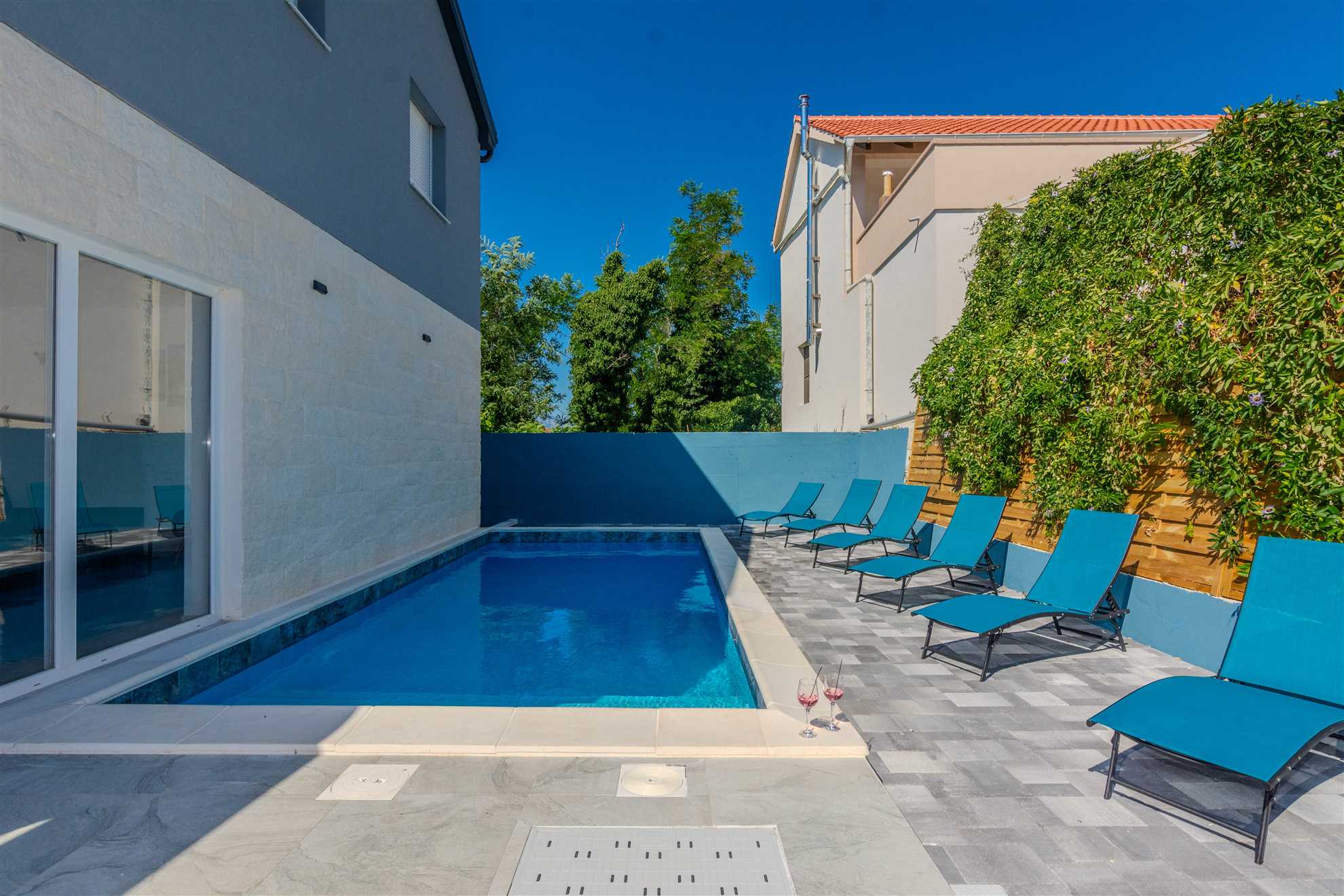 Modern villa for 8-10 persons | Heated pool | Fully equipped