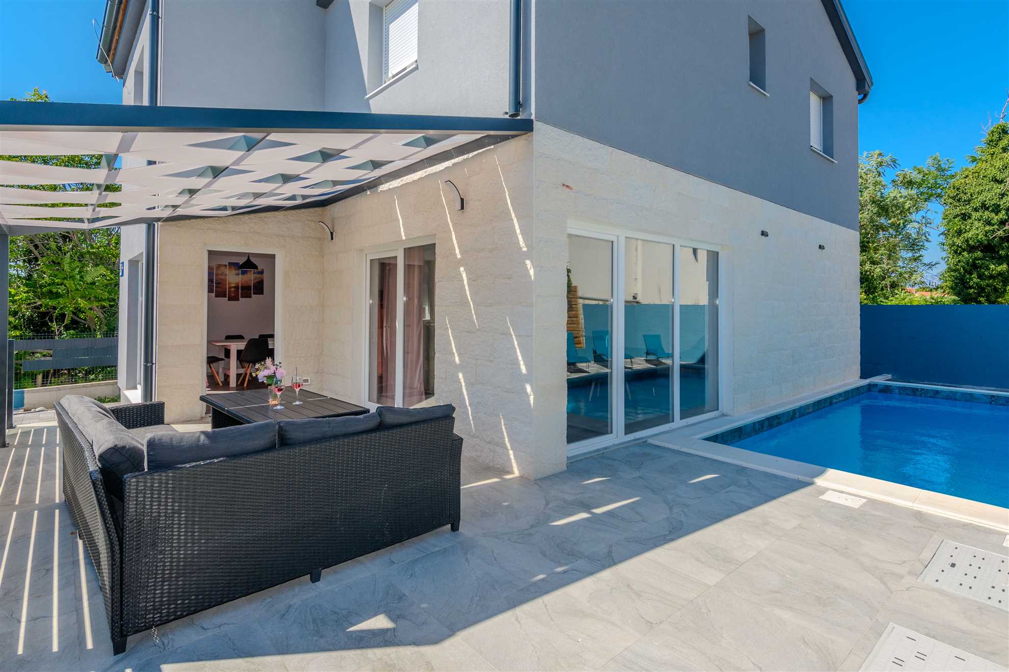 Modern villa for 8-10 persons | Heated pool | Fully equipped
