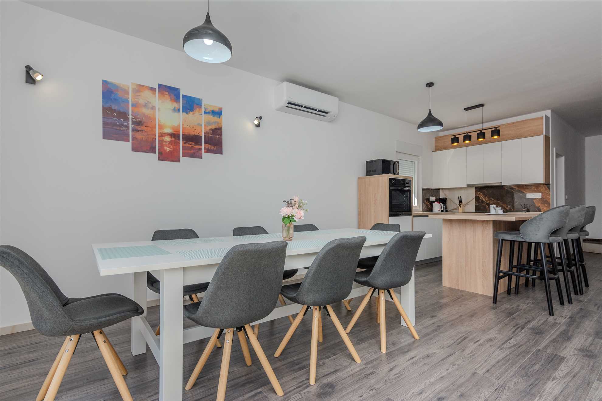 Modern villa for 8-10 persons | Heated pool | Fully equipped