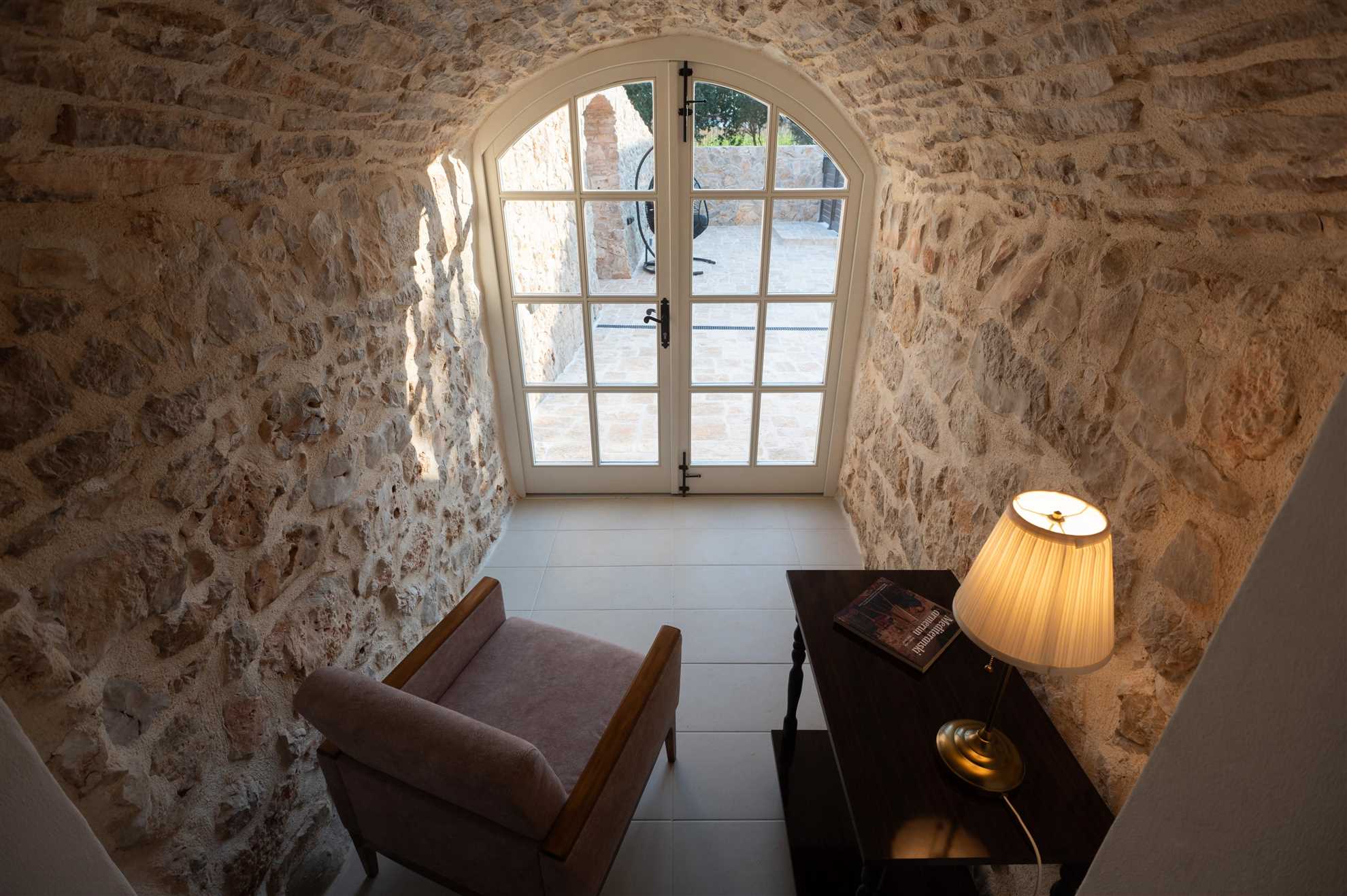 Stone holiday house with an authentic Dalmatian manor 250 years old