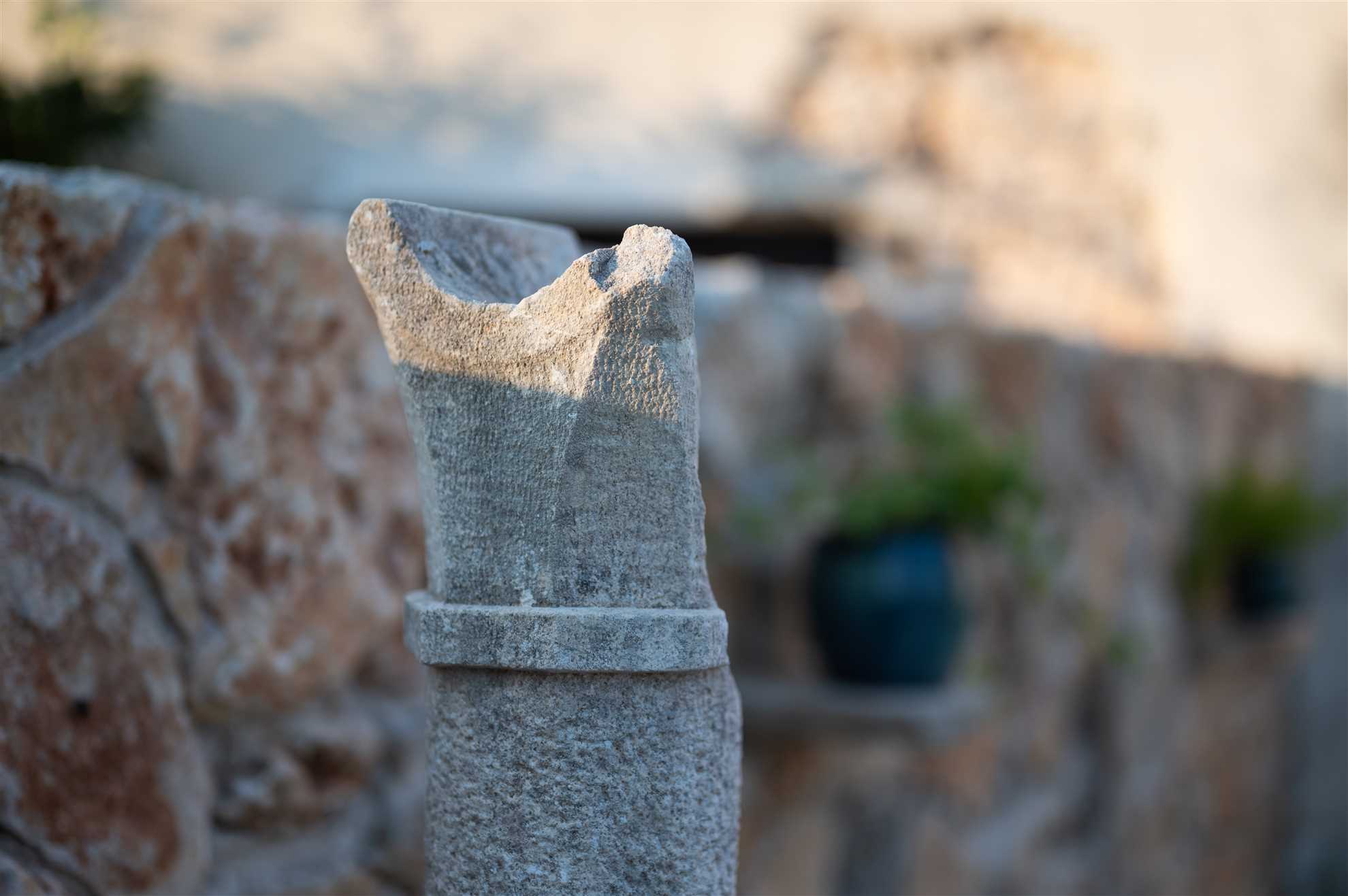 Stone holiday house with an authentic Dalmatian manor 250 years old