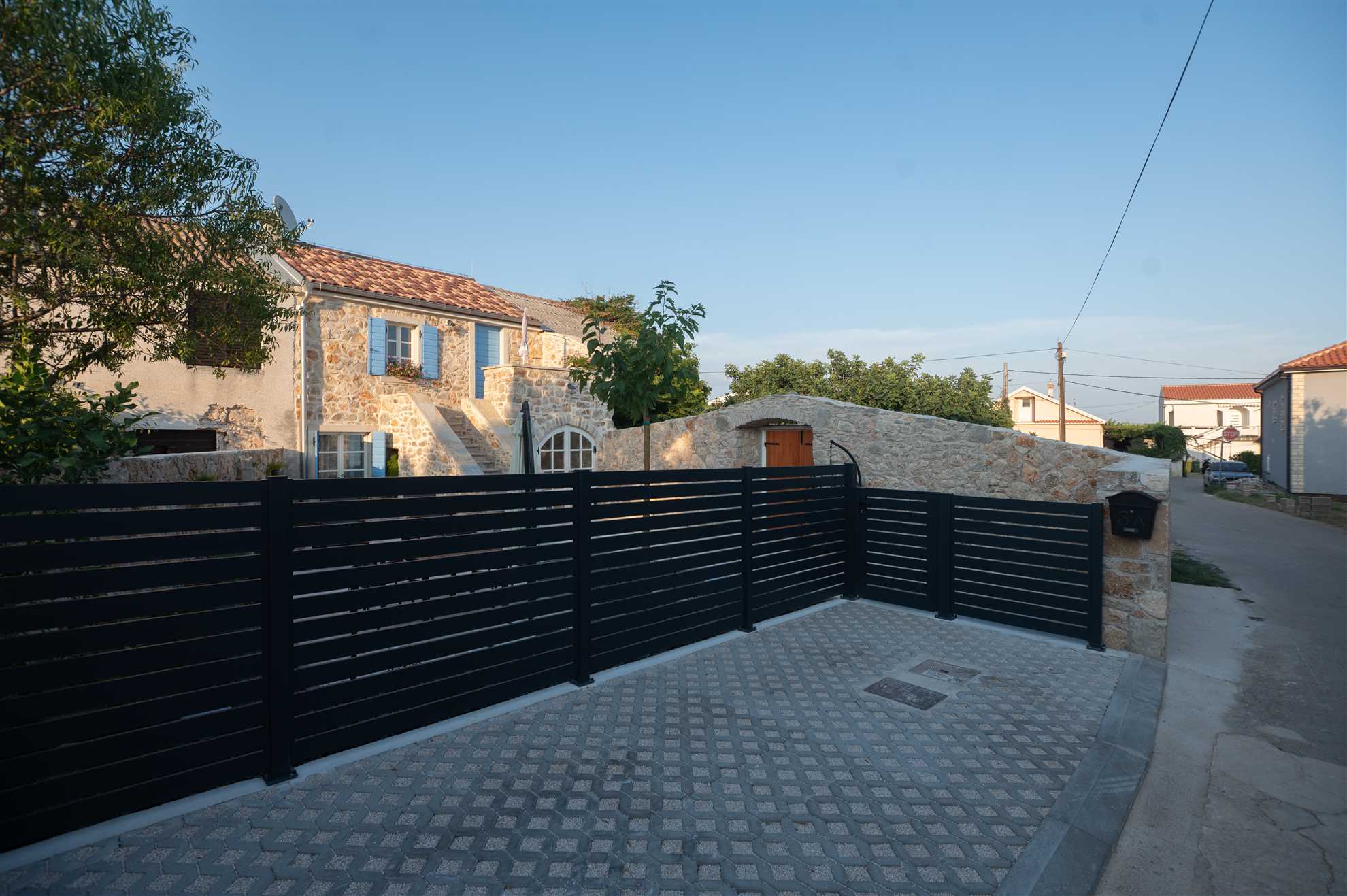 Stone holiday house with an authentic Dalmatian manor 250 years old