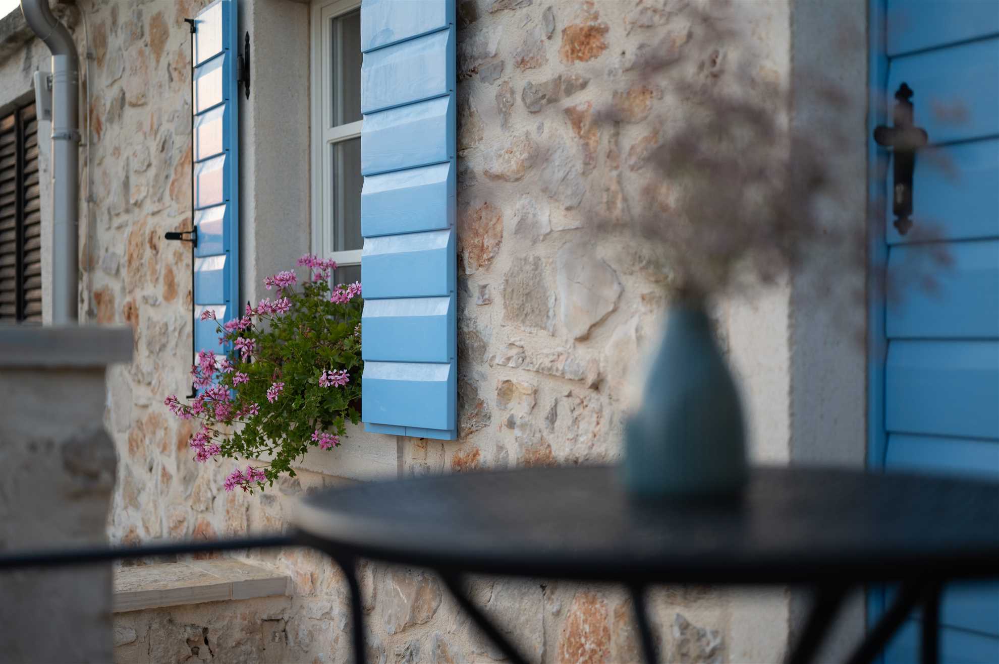 Stone holiday house with an authentic Dalmatian manor 250 years old