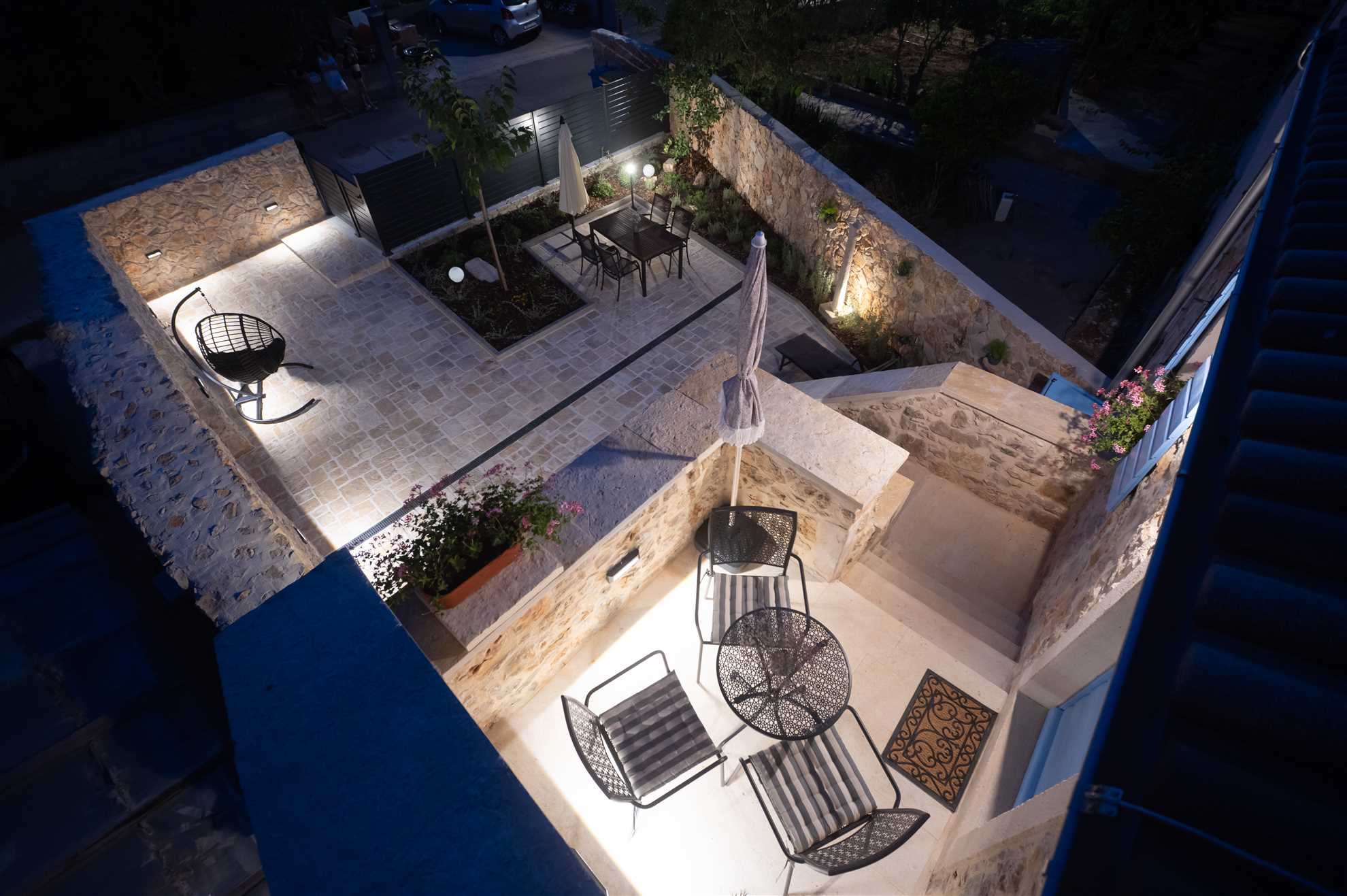 Stone holiday house with an authentic Dalmatian manor 250 years old