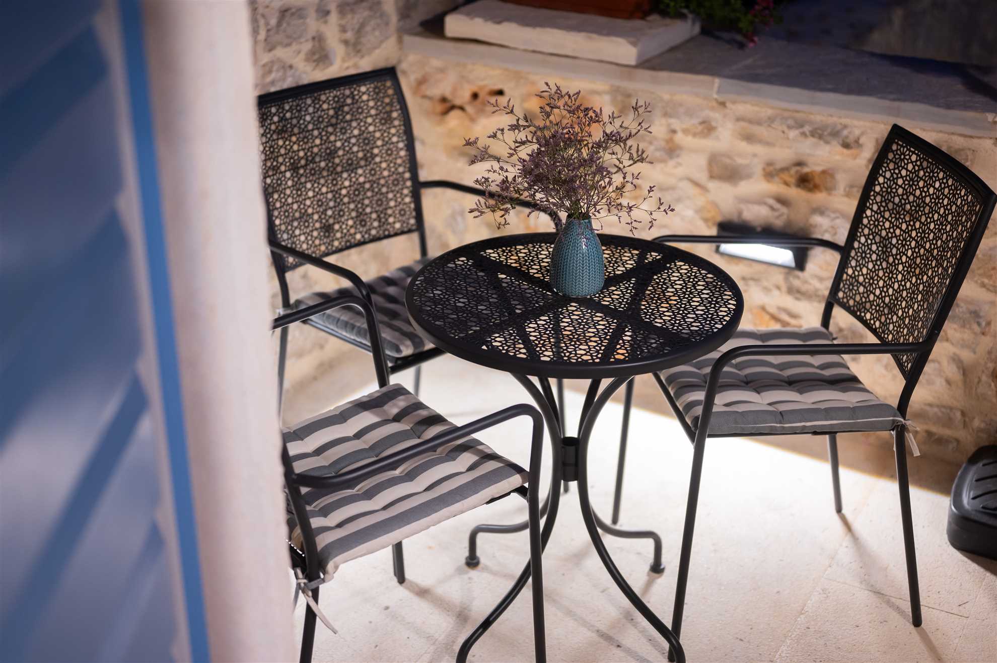 Stone holiday house with an authentic Dalmatian manor 250 years old