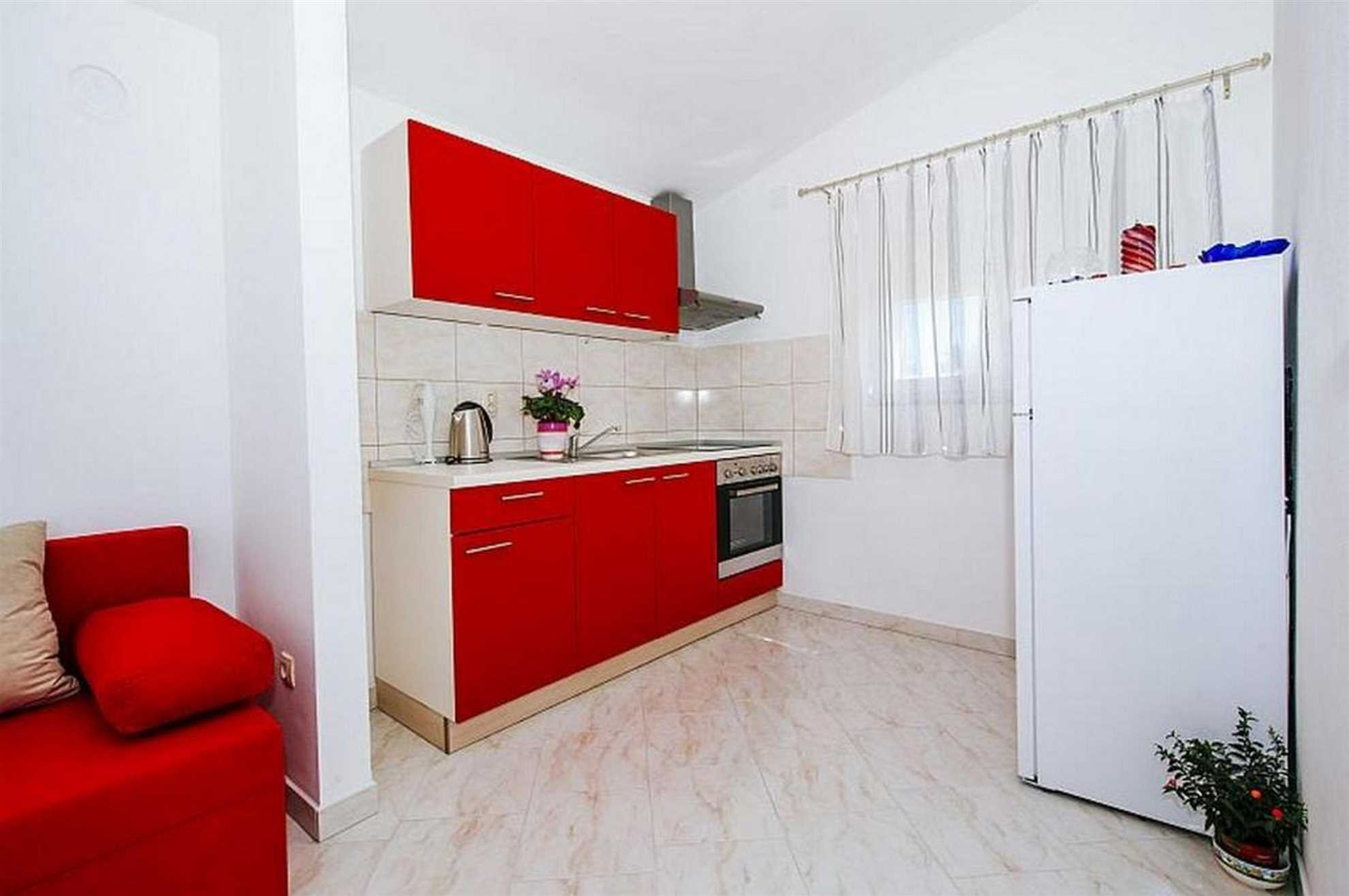 Pets are welcome | for 2-4 persons | 750 from beach