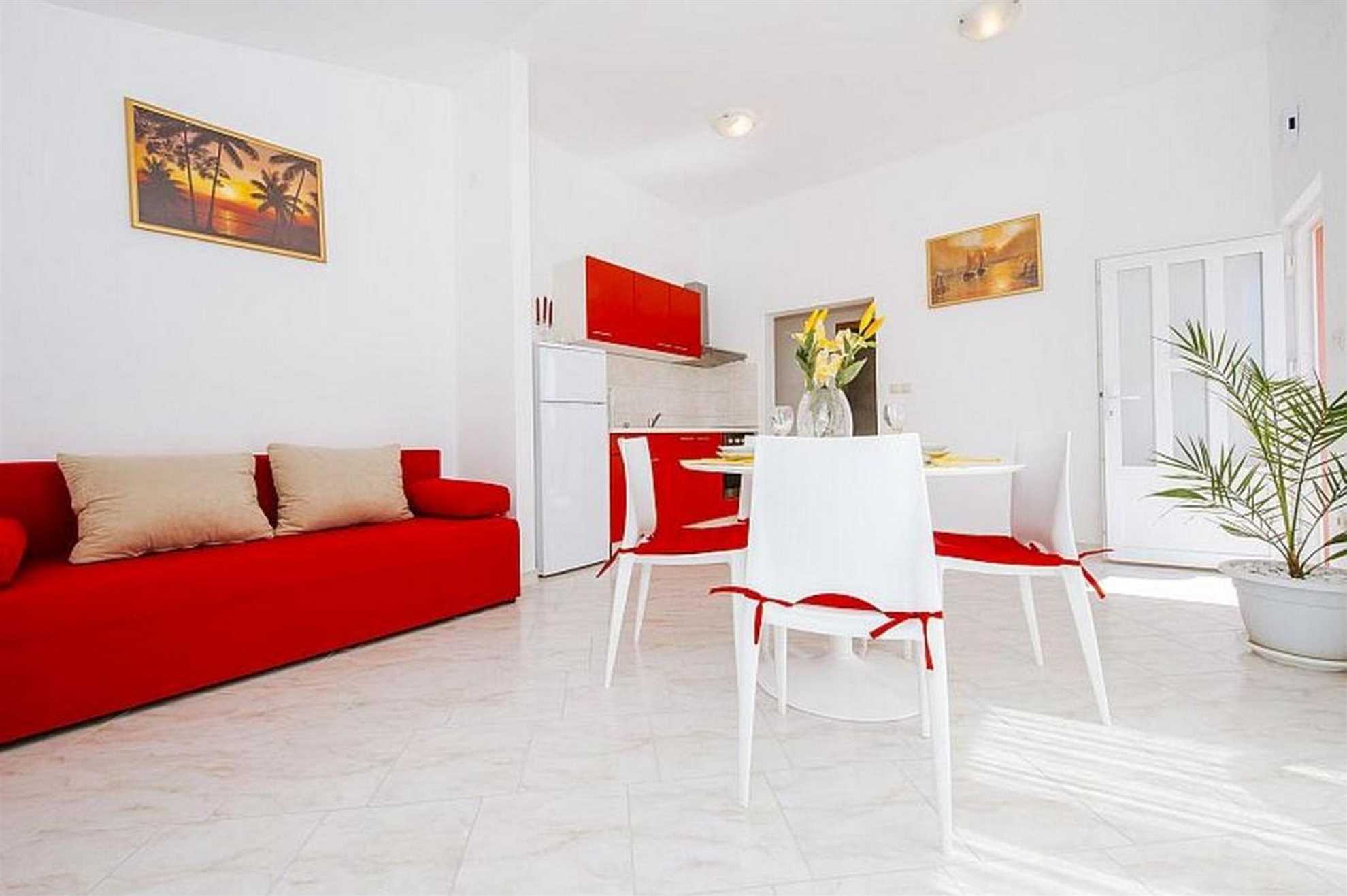 Comfortable apartment | for 4 persons | 750 m from beach