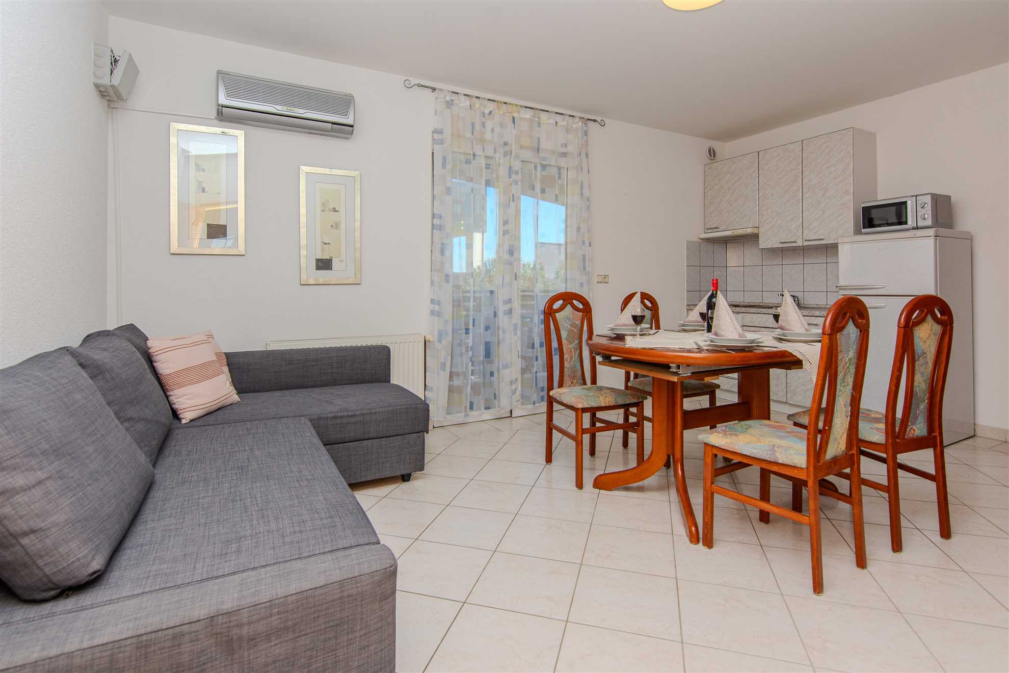 For 2-4 persons | In the center of the island of Vir | just 150m from Jadro beach