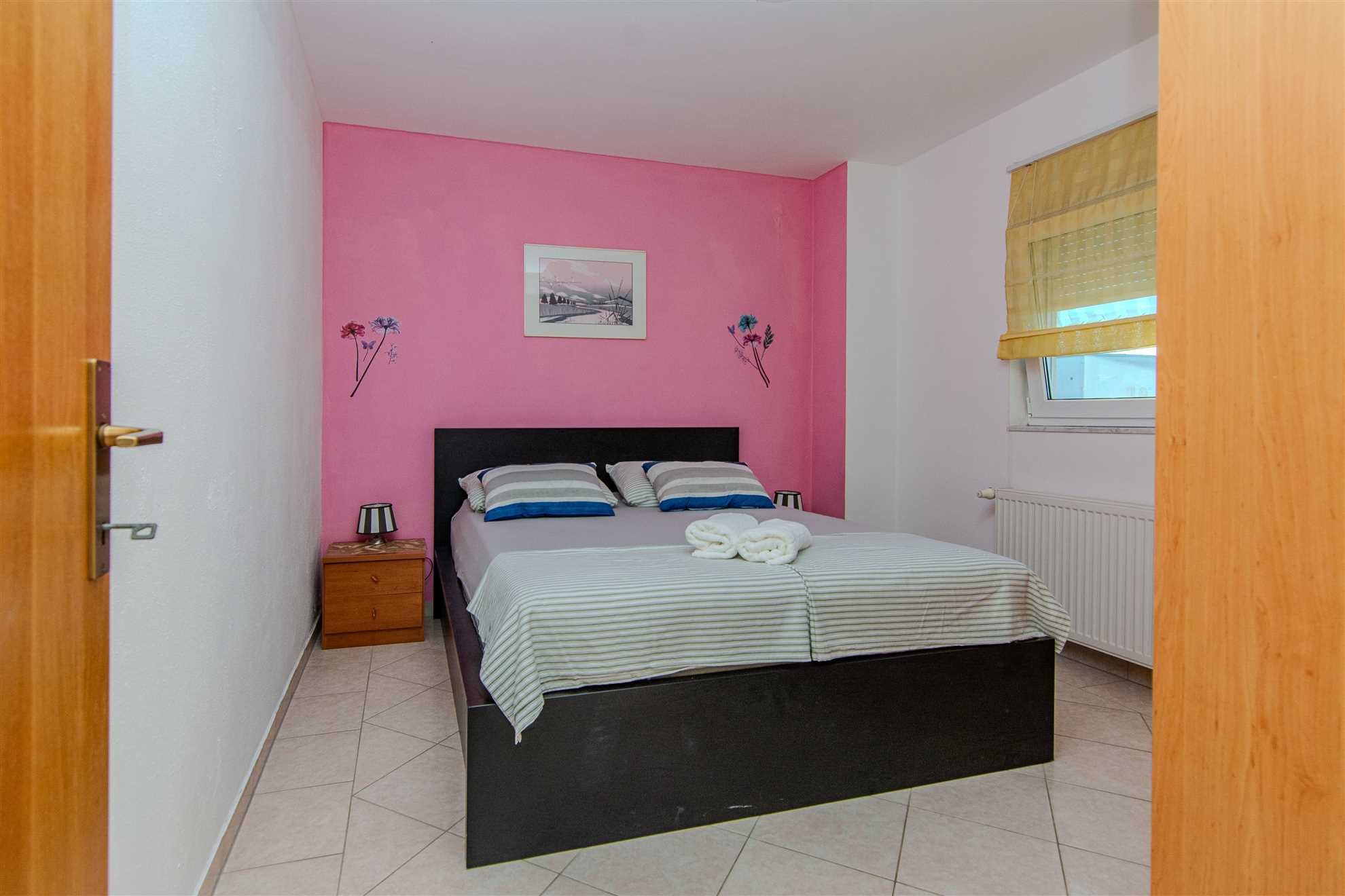 For 2-4 persons | In the center of the island of Vir | just 150m from Jadro beach