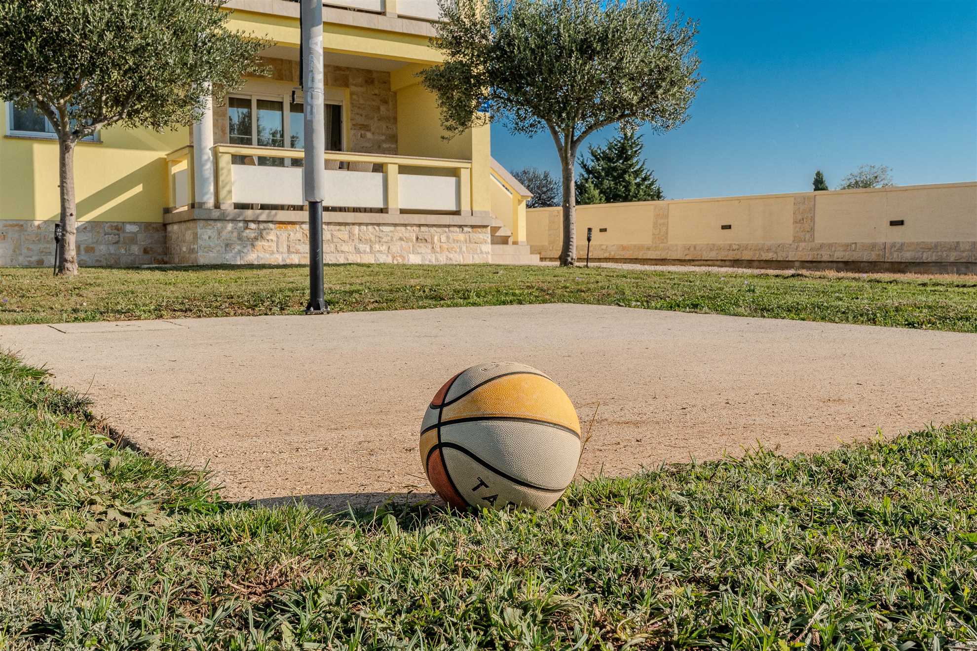 Holiday home | 8-10 persons | Fully equipped  | Partial sea view
