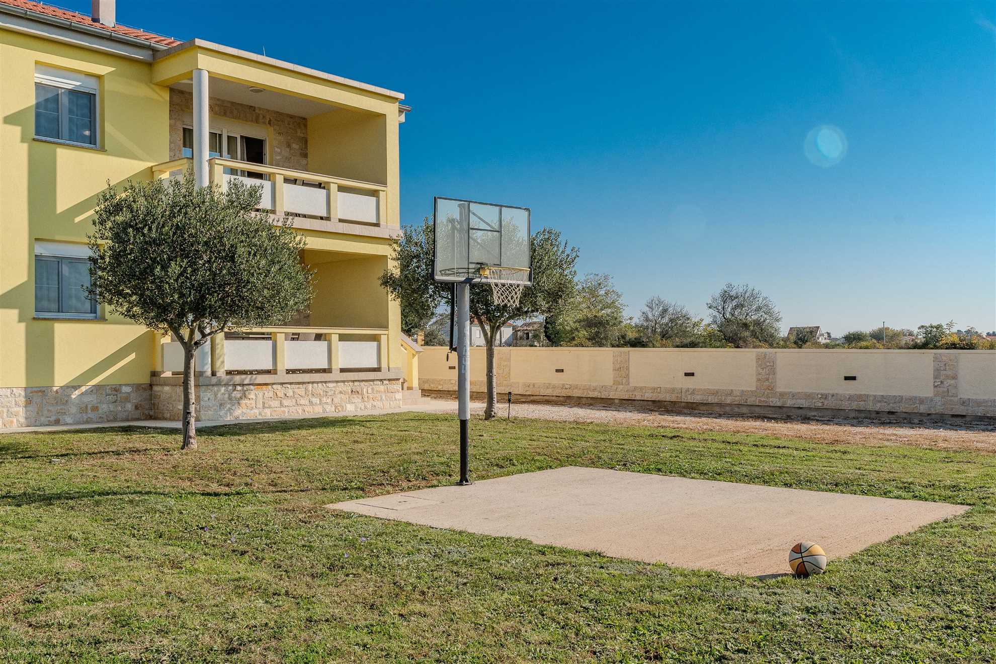 Holiday home | 8-10 persons | Fully equipped  | Partial sea view