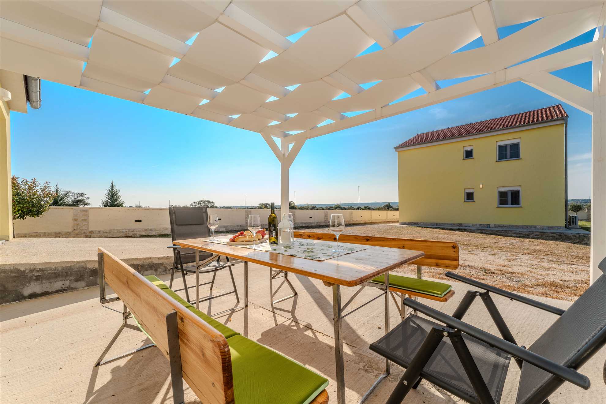 Holiday home | 8-10 persons | Fully equipped  | Partial sea view