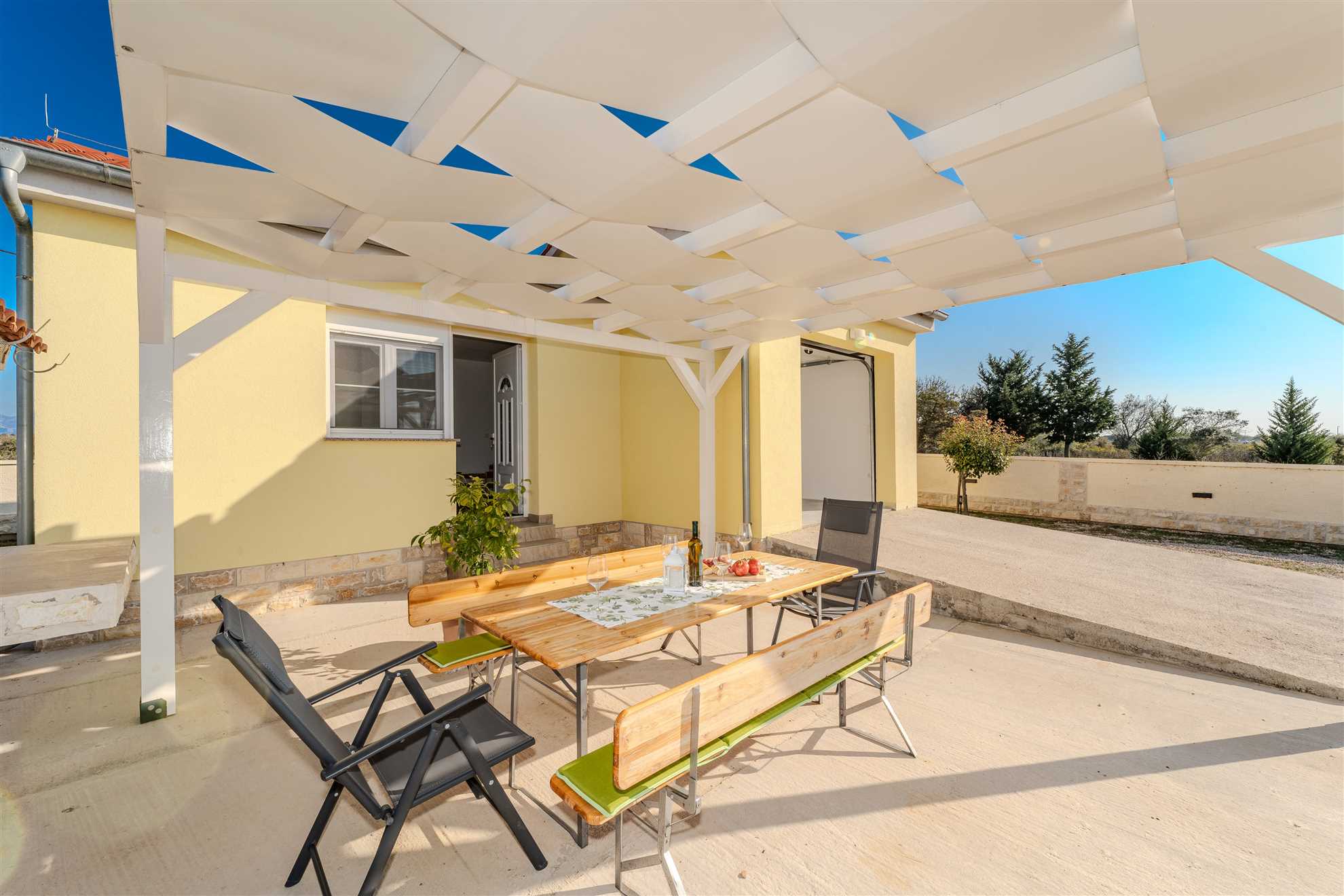 Holiday home | 8-10 persons | Fully equipped  | Partial sea view