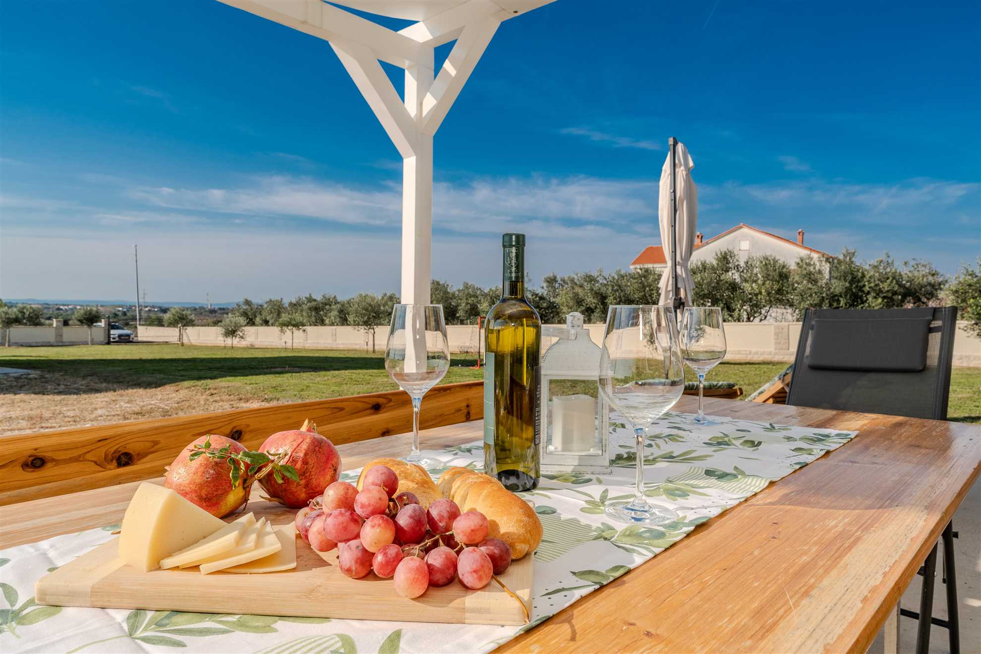 Holiday home | 8-10 persons | Fully equipped  | Partial sea view