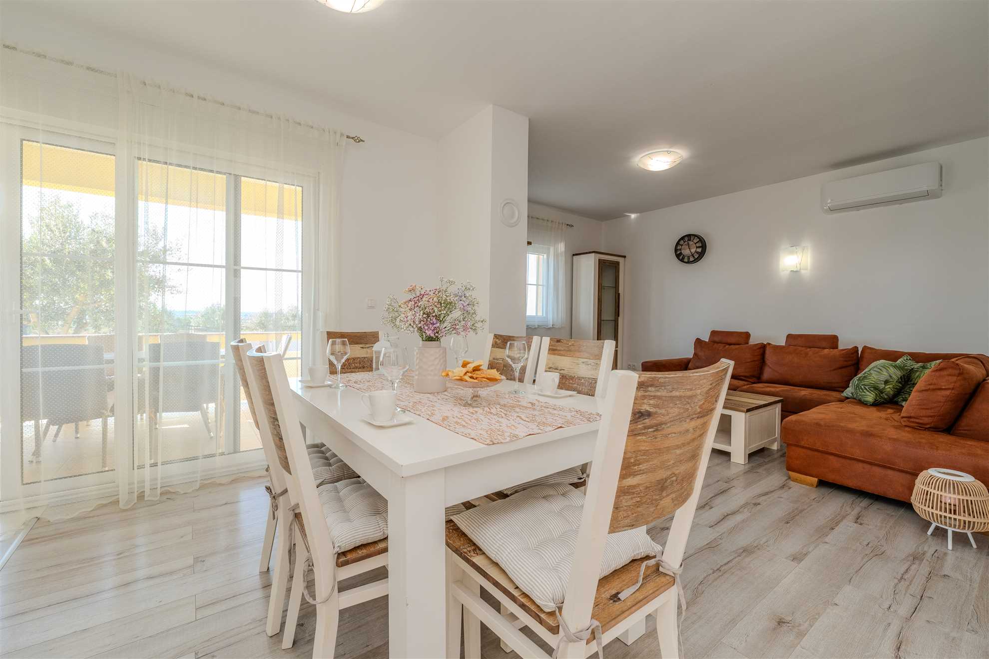 Holiday home | 8-10 persons | Fully equipped  | Partial sea view