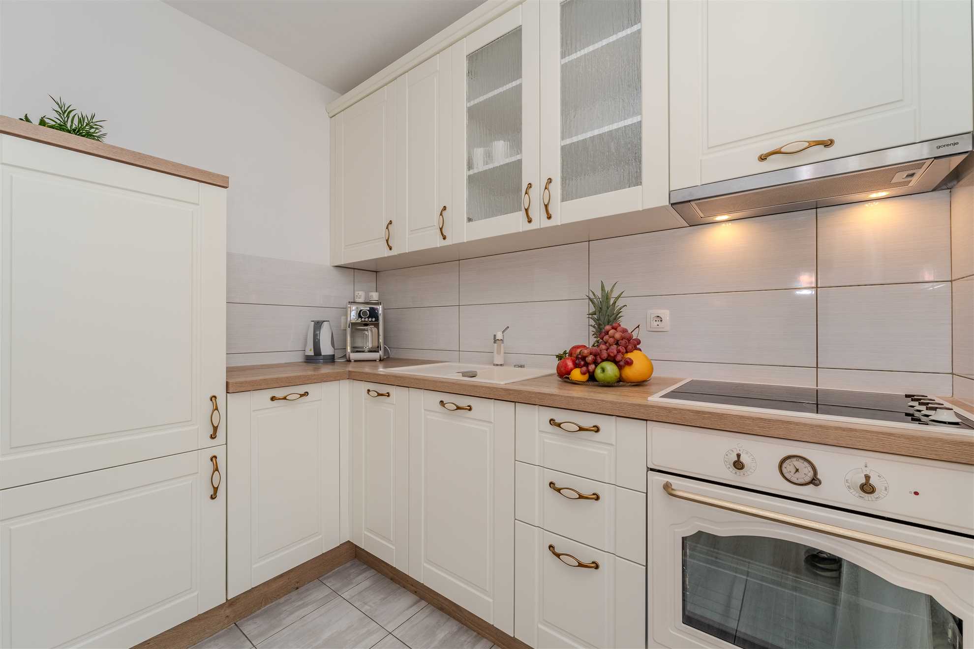 Holiday home | 8-10 persons | Fully equipped  | Partial sea view