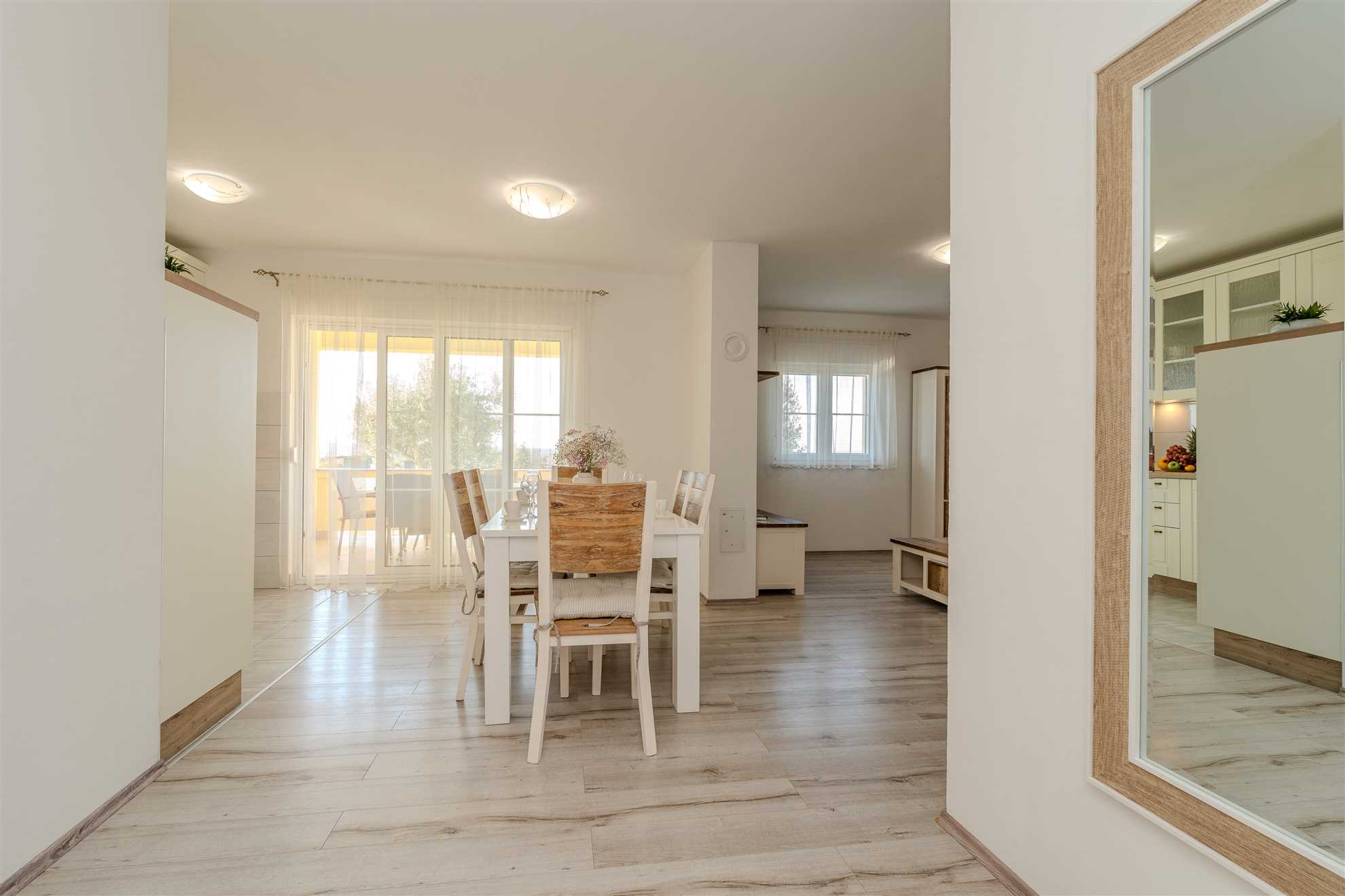 Holiday home | 8-10 persons | Fully equipped  | Partial sea view