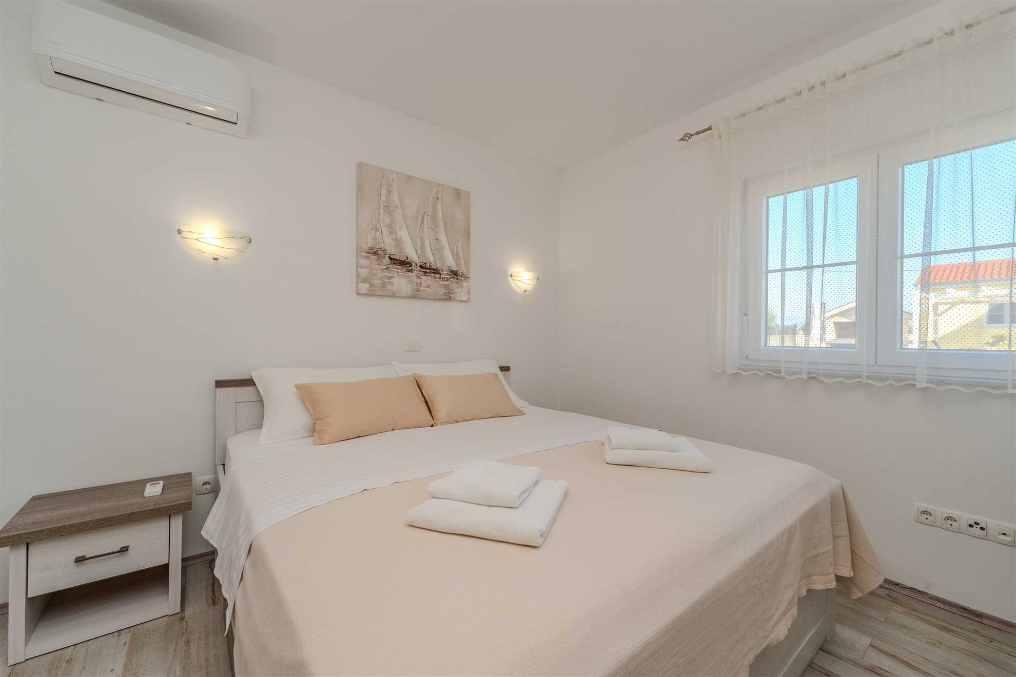 Holiday home | 8-10 persons | Fully equipped  | Partial sea view