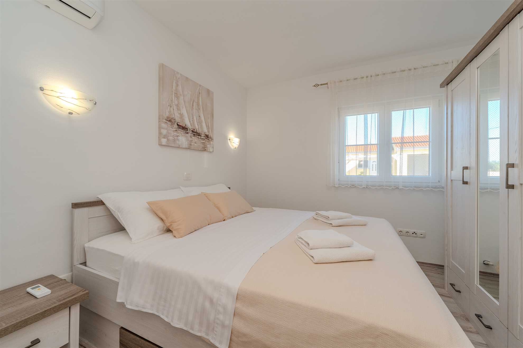 Holiday home | 8-10 persons | Fully equipped  | Partial sea view