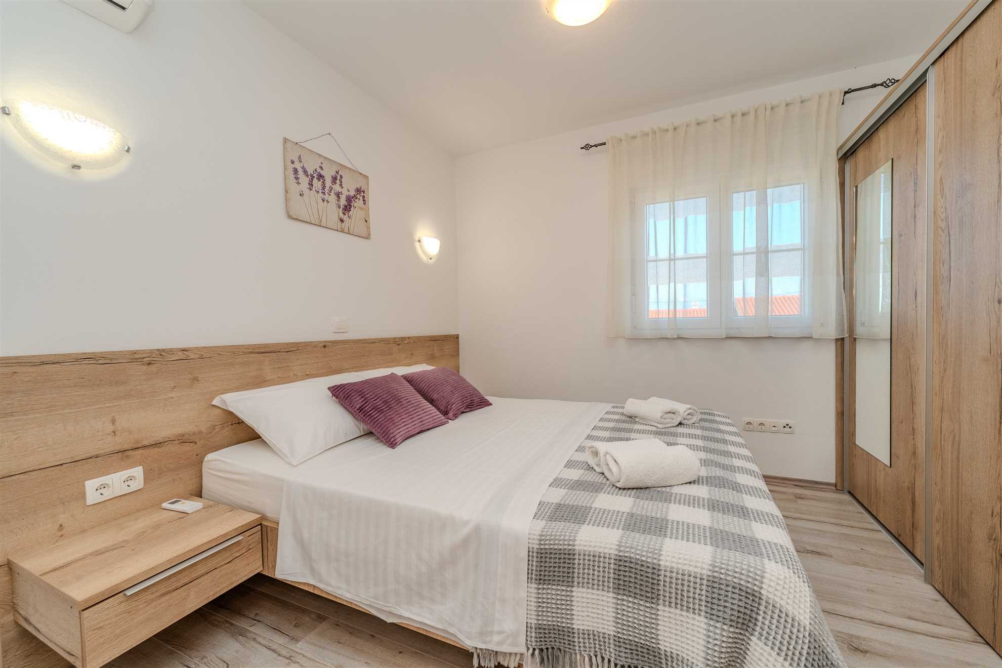 Holiday home | 8-10 persons | Fully equipped  | Partial sea view