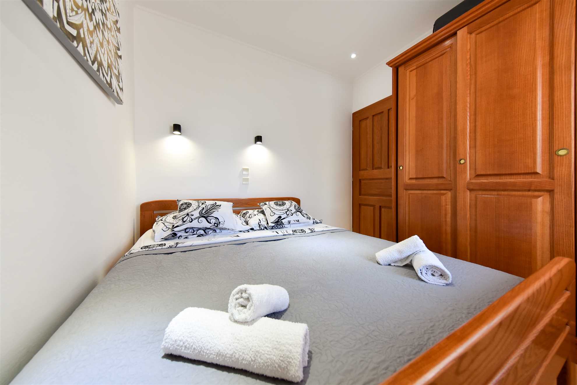 Comfortable apartment for 4 persons | 300 m from the sea | Air conditioning, internet, SAT TV, grill