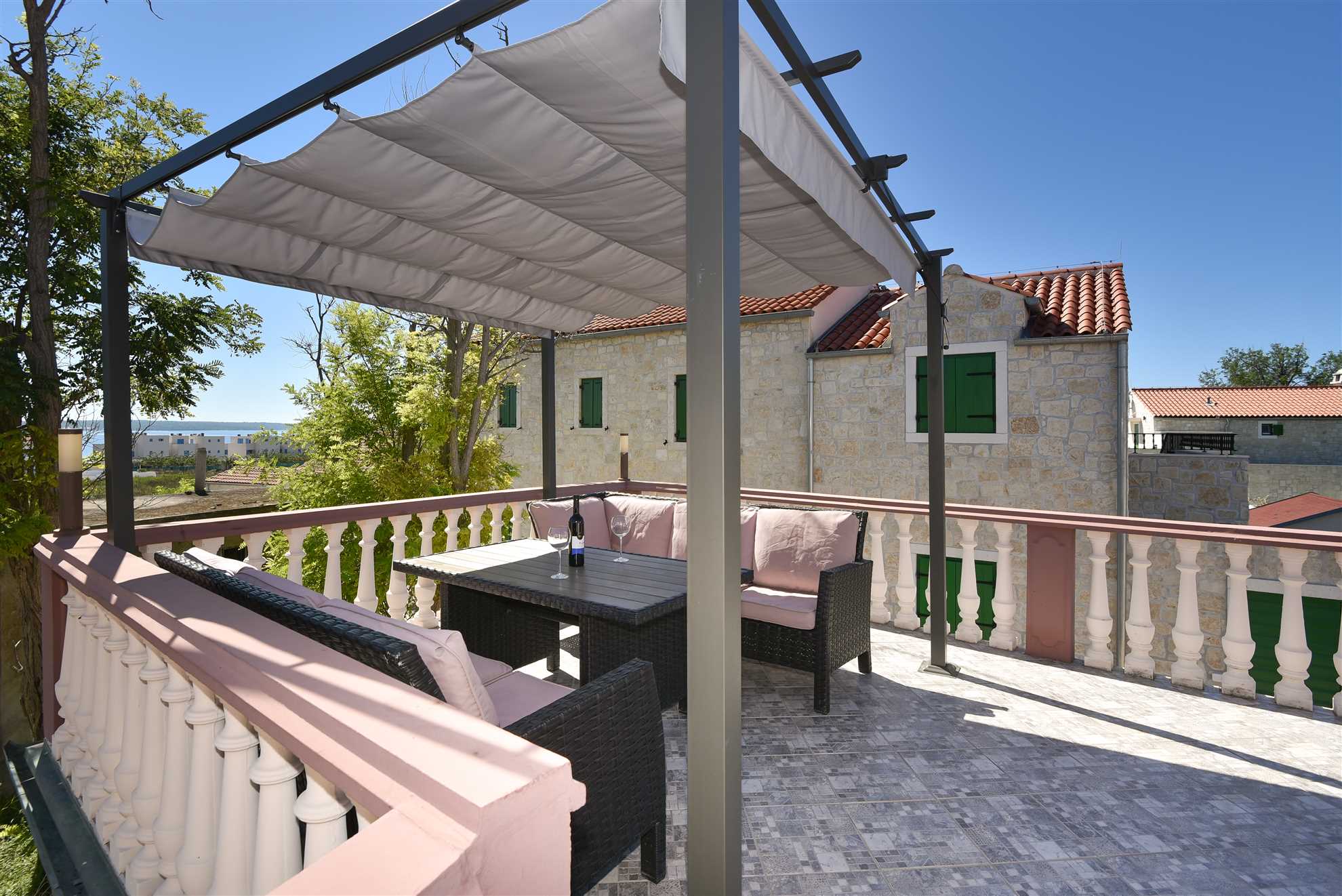 Udoban apartman za 4 osobe |  300 m od mora | Klima, internet, satelitska TV, roštilj
