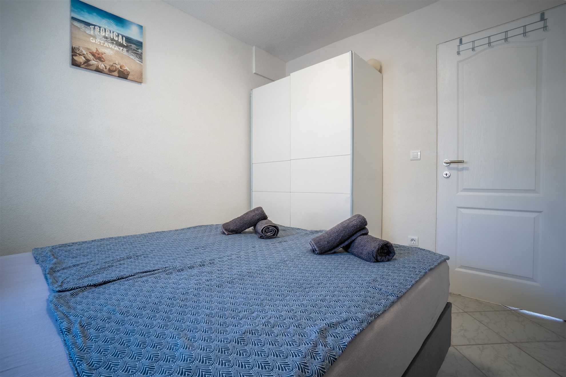 Apartment in a quiet area | For 4-5 persons | 30 m from beach  | Air conditioning, internet, SAT TV