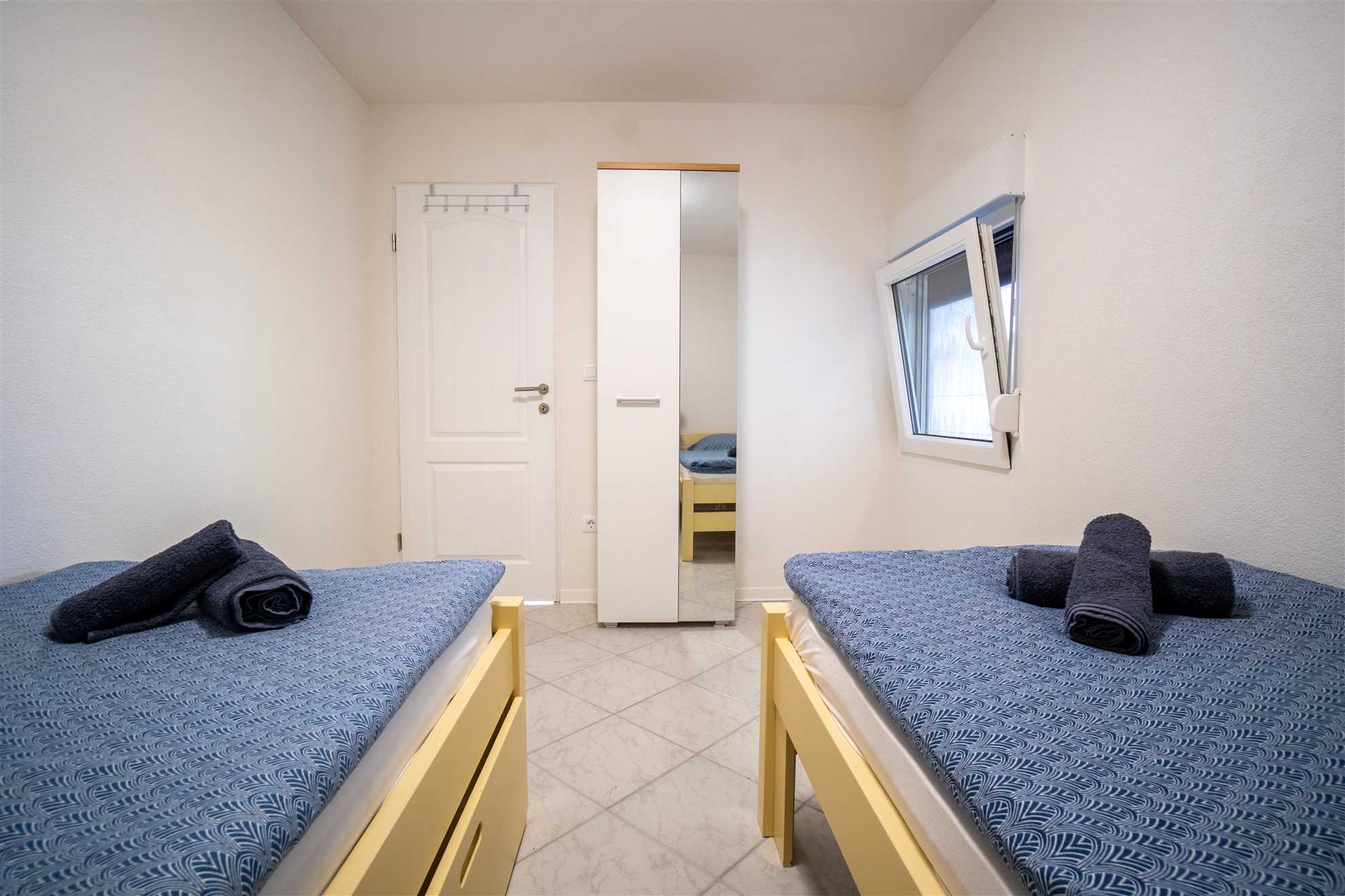 Apartment in a quiet area | For 4-5 persons | 30 m from beach  | Air conditioning, internet, SAT TV