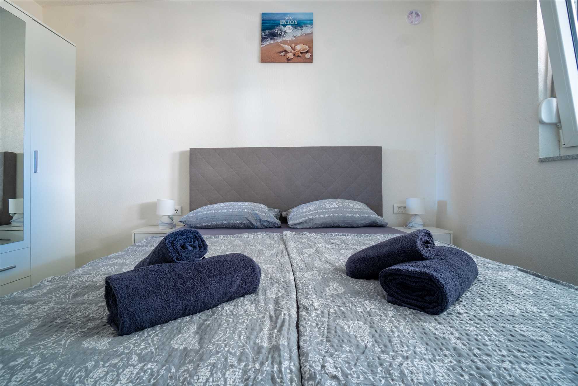 For 4-5 persons | Apartment in a quiet area | 30 m from beach