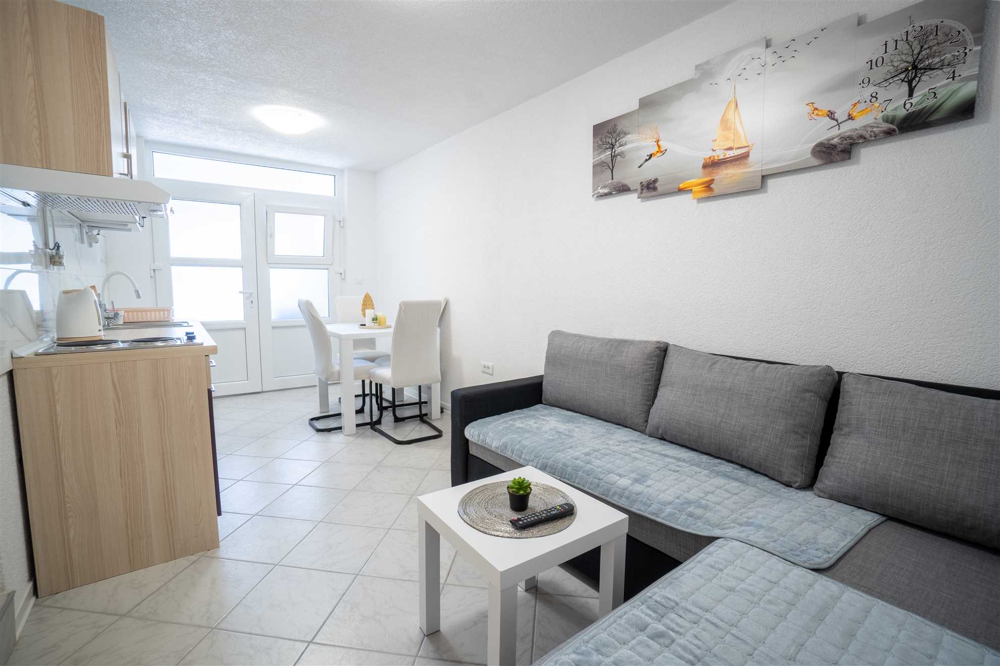 Comfortable apartment for 4 persons | 30 m from the sea | Air conditioning, internet, SAT TV, grill