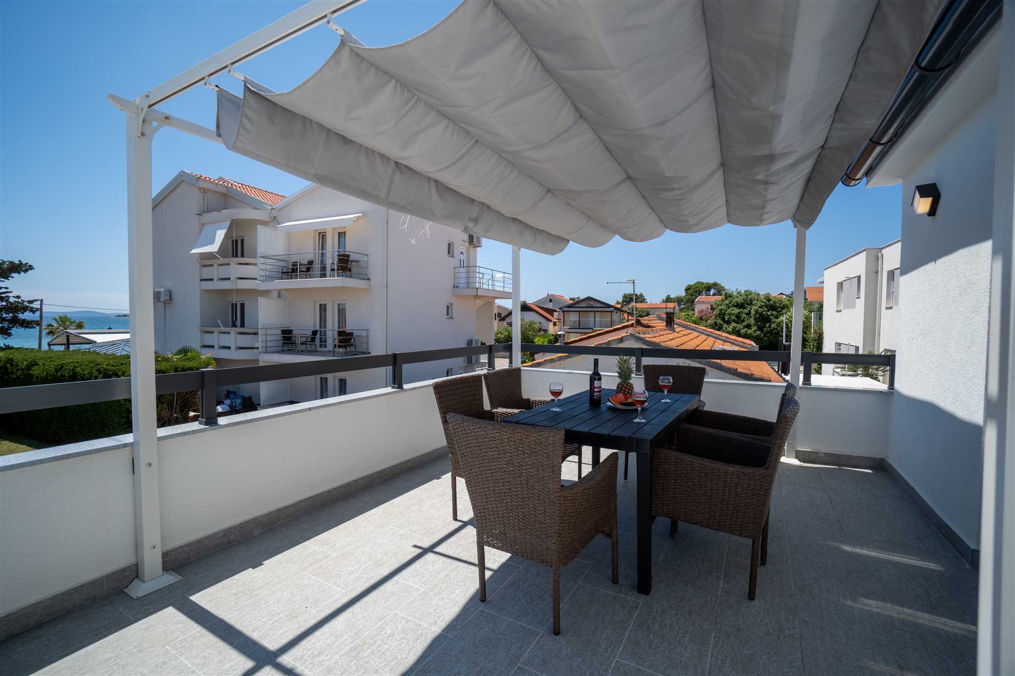 Djelomičan pogled na more | Za 4-5 osobe | 30 m od plaže