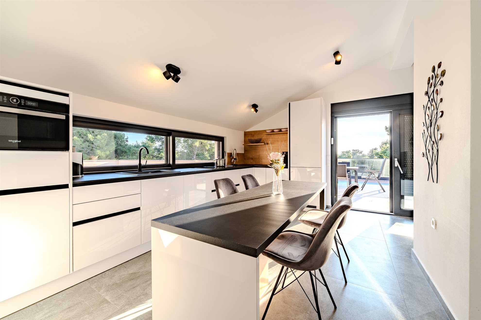 New and modern apartment | Swimming pool and private jacuzzi | For 4-6 persons