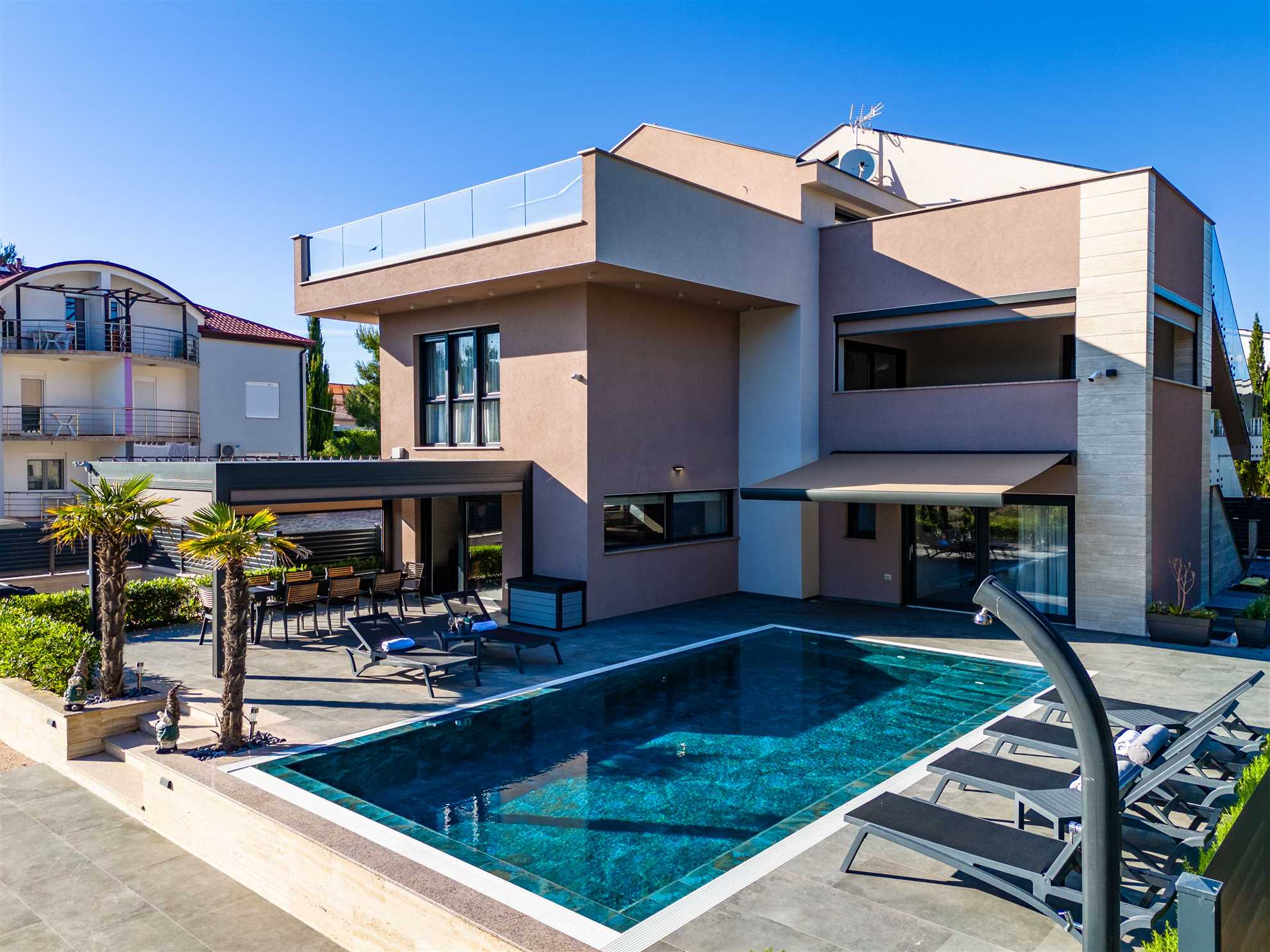 New and modern apartment | Swimming pool and private jacuzzi | For 4-6 persons