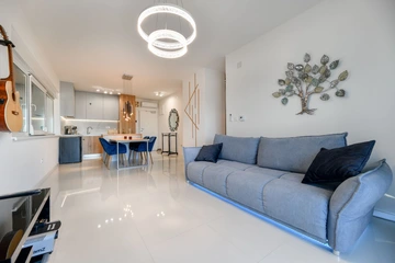 Apartment in Nin with Sea-View Jacuzzi (Sleeps 4)