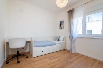 Apartment in Nin with Sea-View Jacuzzi (Sleeps 4)