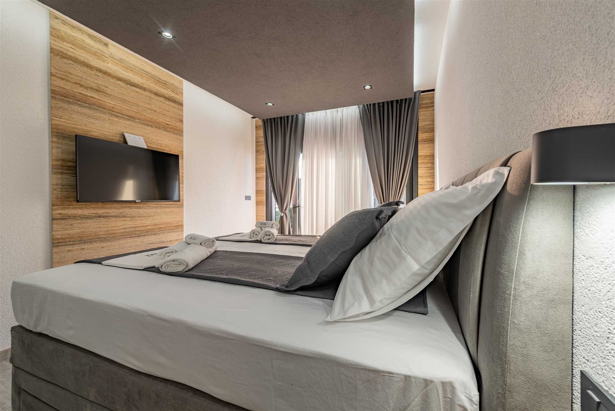 Luxorious villa with sea view and pool | For 10 persons | 100 m from the sea