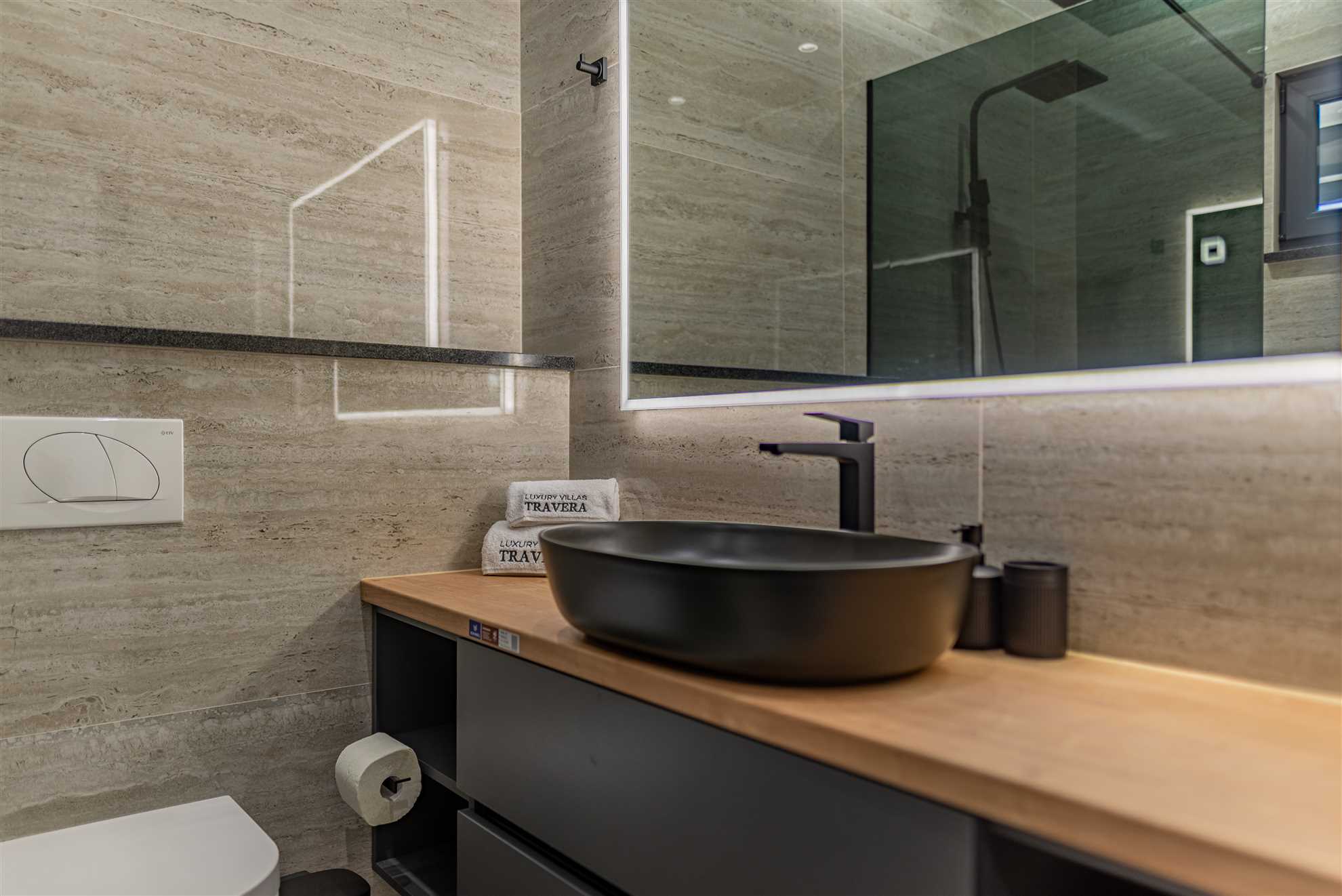 Luxorious villa with sea view and pool | For 10 persons | 100 m from the sea