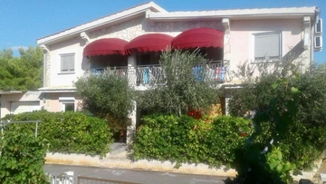 Vir Apartment for 4 Guests with Terrace