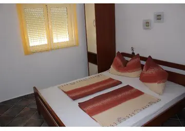 3-Bedroom Apartment in Vir for 6 Guests