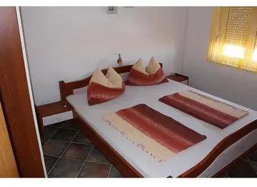 3-Bedroom Apartment in Vir for 6 Guests