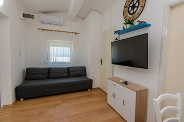 Apartment in Vir for 4 Guests with Air Conditioning