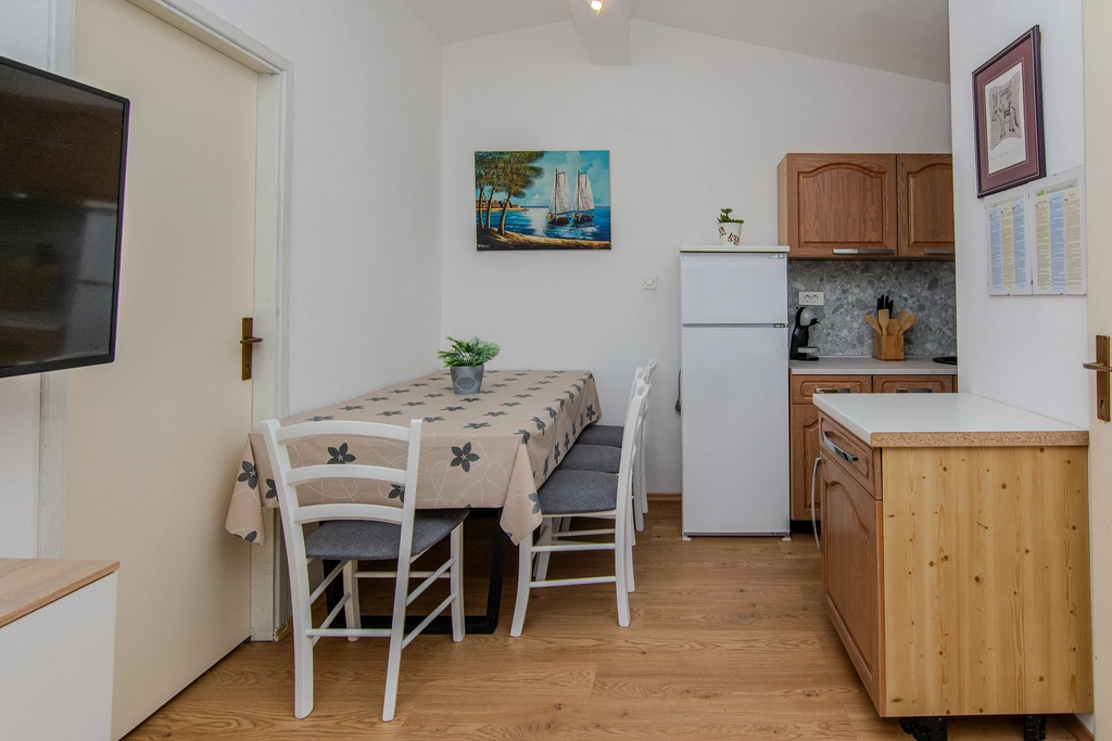 Apartment in Vir for 4 Guests with Air Conditioning