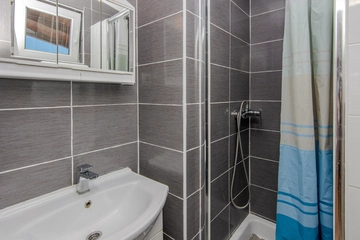 Apartment in Vir for 4 Guests with Air Conditioning