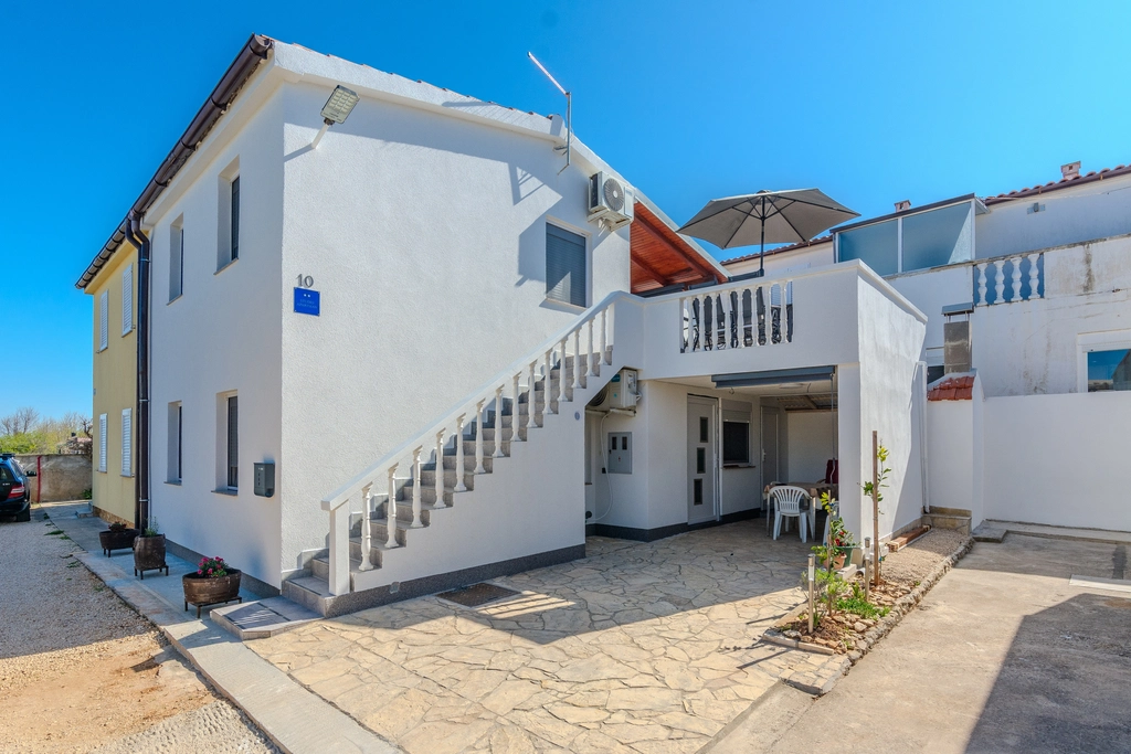 Apartment in Vir for 4 Guests with Air Conditioning