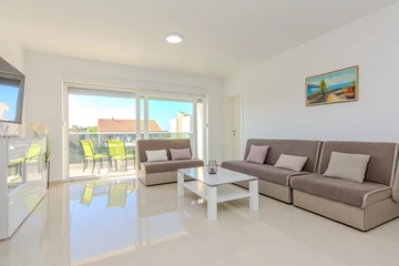 Vir Island Apartment with Partial Sea View, Sleeps 8